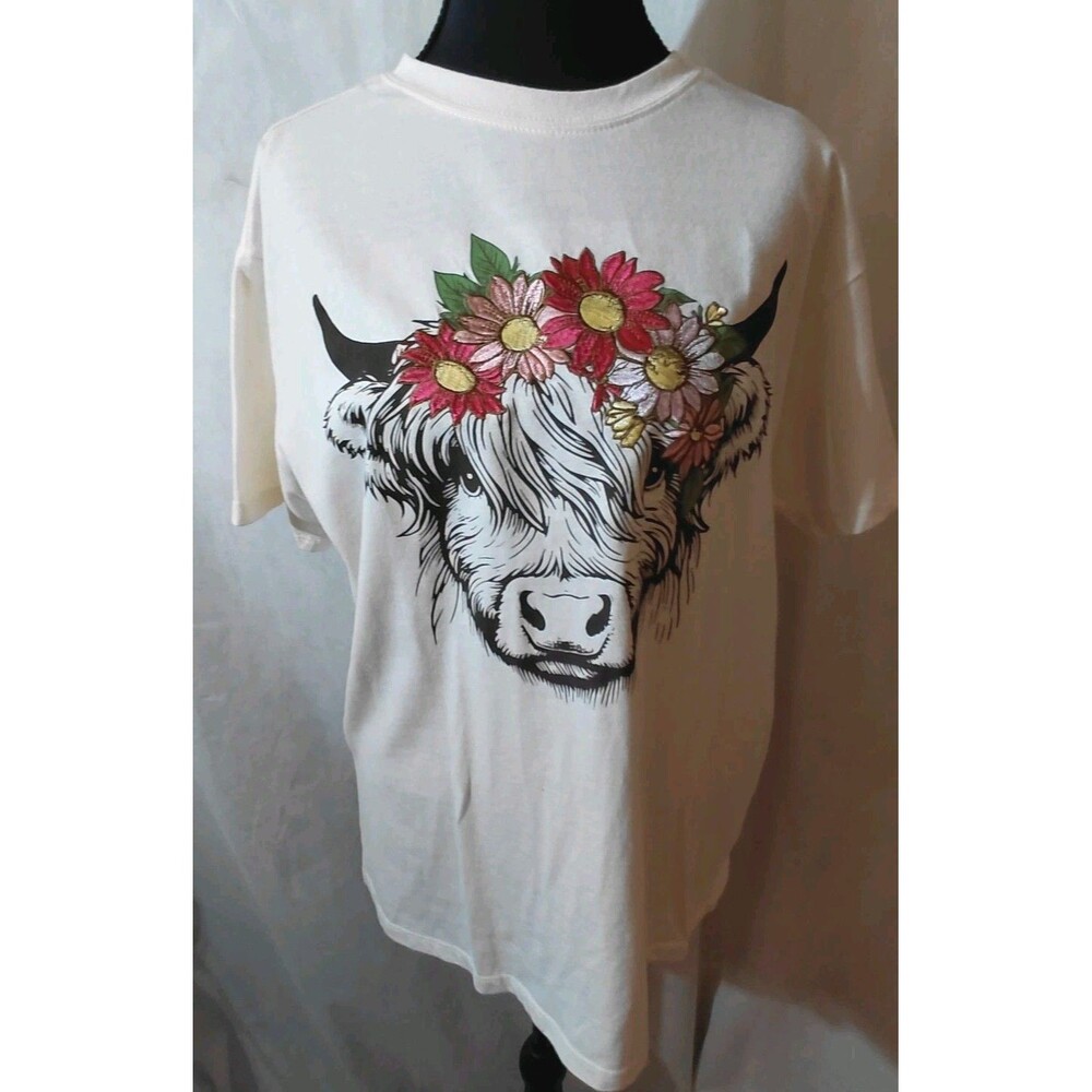 Cow Embroidered Graphic T-Shirt Womens M White Crew Neck Short Sleeve
